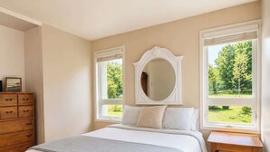 Cuna de viaje, wifi y ropa de cama 