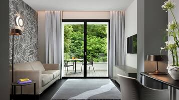 Studio, Terrace | Living area