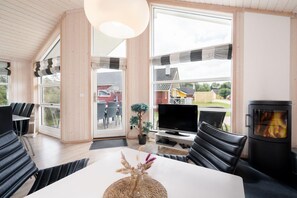 Interior - Spacious Grobenbrode Beach Home (Großenbrode)