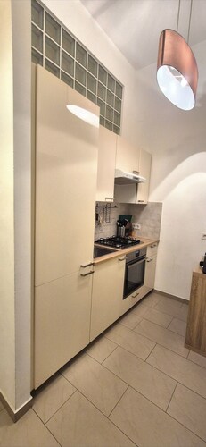 Elegant Altbau near Praterstern
Direct Subway to Center