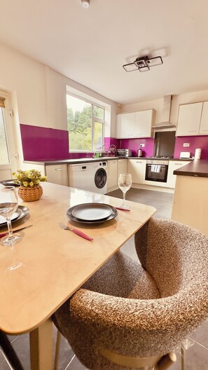 Private kitchen - Ashley Nikky Luxe (Middleton)