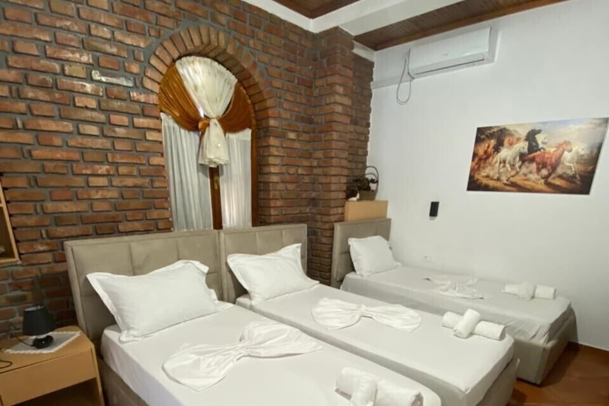 Comfort Room | Seterika/papan seterika, Wi-fi percuma, cadar katil 