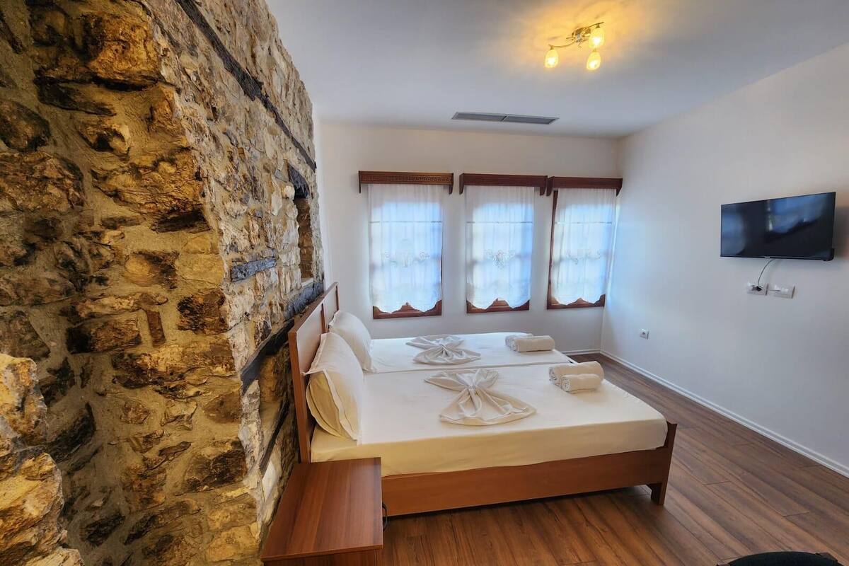 Quarto conforto | Ferros/tábuas de passar roupa, Wi-Fi de cortesia, roupa de cama