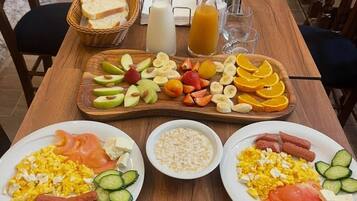 Sarapan prasmanan