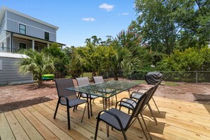 Outdoor dining - Turtle Nest Coastal Escape (Pawleys Island)
