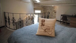 1 bedroom, WiFi, bed sheets - "Casa Mura di Pietra" Townhouse, Modica's Historic City Center (Modica)