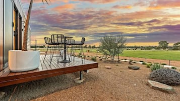 The Uphaz | Outdoor dining