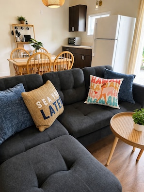 Smart TV - Hale Kai- Cozy Hilo Guesthouse Near Airport -A/C (Hilo)