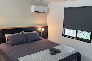 Unclassified image, 4 of 11, button - Family retreat in Ningi. Pet friendly! (Ningi)