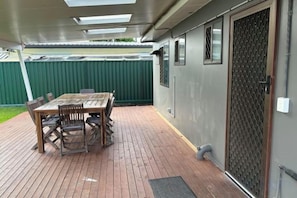 Unclassified image, 5 of 11, button - Family retreat in Ningi. Pet friendly! (Ningi)