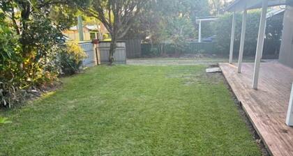 Family retreat in Ningi. Pet friendly!