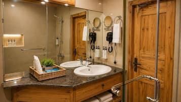 Deluxe Double Room, River View | Bathroom | Shower, hair dryer, slippers, towels