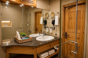 Chambre Double Deluxe, vue fleuve | Salle de bain