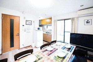 Unclassified image, 2 of 15, button - Honmachi 5-chome (Tokyo)