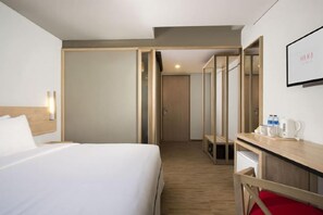 Unclassified image, 4 of 42, button - UP PEAK Hotel Simpang Lima Semarang Managed by Injourney Hospitality (South Semarang)