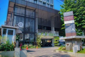 Imej tidak diklasifikasikan, 4 daripada 42, butang
