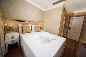 Room - Belmond hotel (Istanbul)