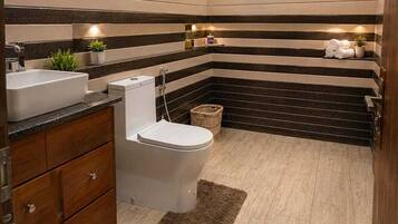 Deluxe Room | Bathroom