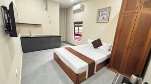Desk, WiFi (free) - M99 House (Hanoi)