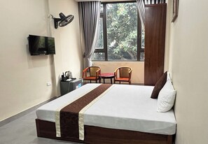 Desk, WiFi (free) - M99 House (Hanoi)