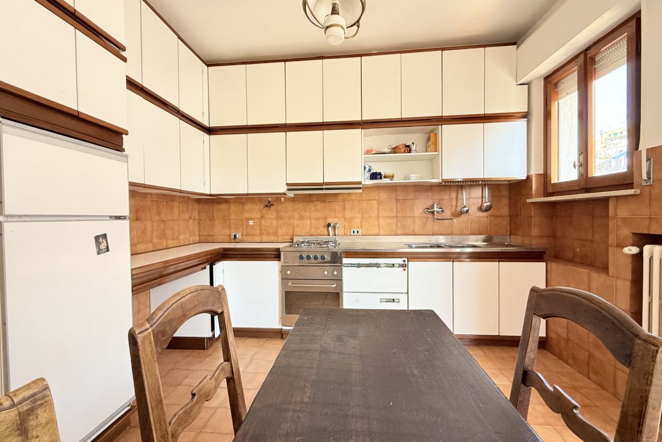 Kühlschrank, Geschirrspüler