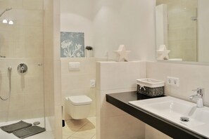 Bathroom - Vrbo Property (Sylt)