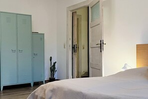Iron/ironing board, free WiFi, bed sheets - Spacious Apartment 8 at the Alter Konsumverein on Sylt, accommodating up to 4 people (Sylt)