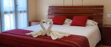 WiFi (free), bed sheets
