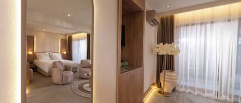 Superior Room, Garden View | Minibar, cribs (free), WiFi (free), bed sheets