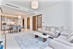 Unclassified image, 3 of 51, button - 3BR Apartment Partial Burj & Dubai Frame Panorama (Dubai)