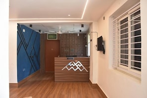 Lobby - BIHOTELS AND RESORTS (YERCAUD)