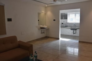 Bathroom - BIHOTELS AND RESORTS (YERCAUD)