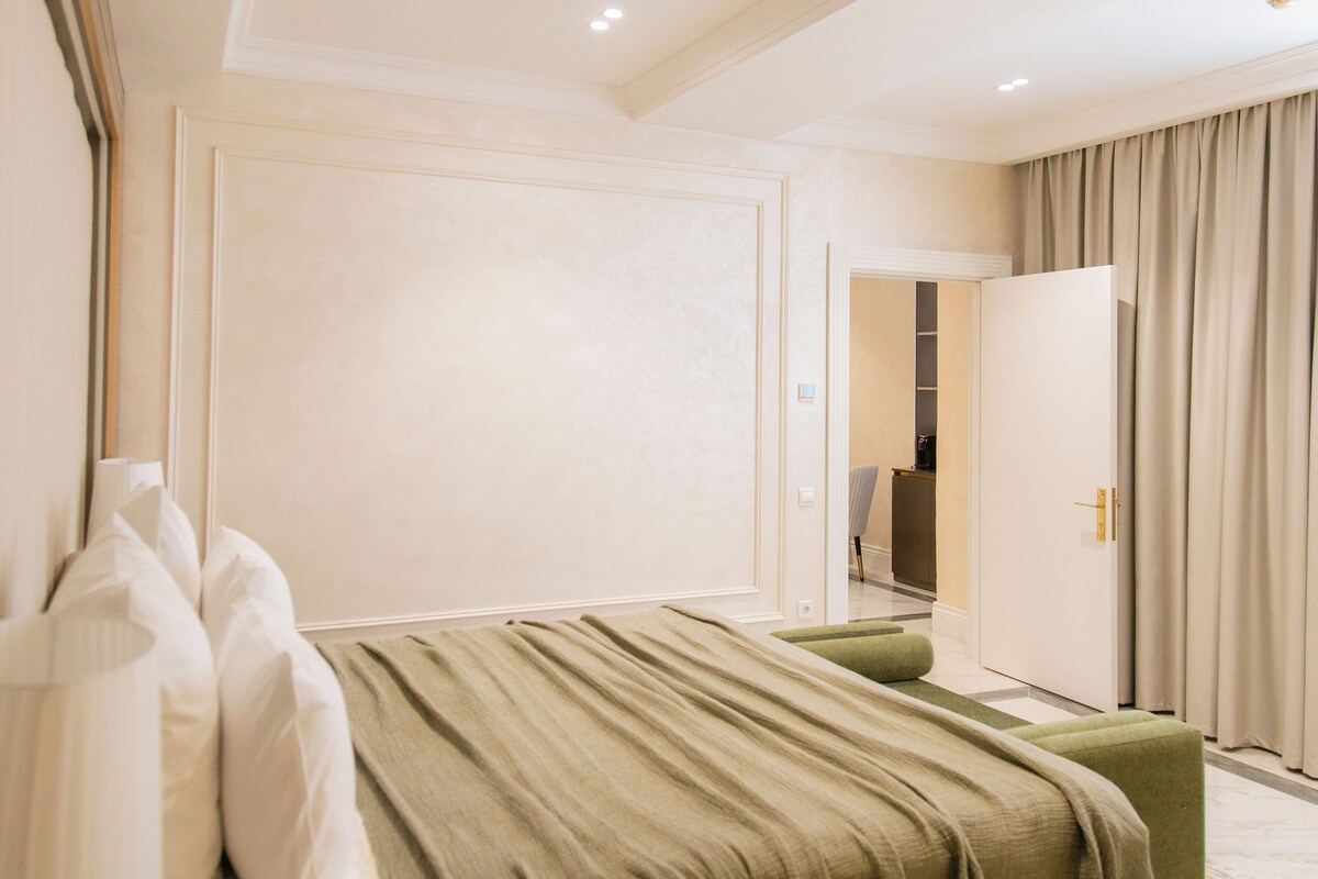 Habitación superior con 1 cama matrimonial o 2 individuales | Ropa de cama de alta calidad y tabla de planchar con plancha 