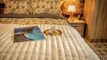 WiFi, bed sheets