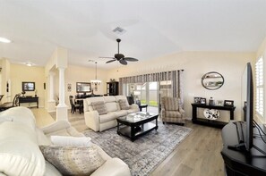 Smart TV - Hemingway Bloom - 3/2 w/ Grill in The Villages - Hemmingway (Hemmingway, The Villages)