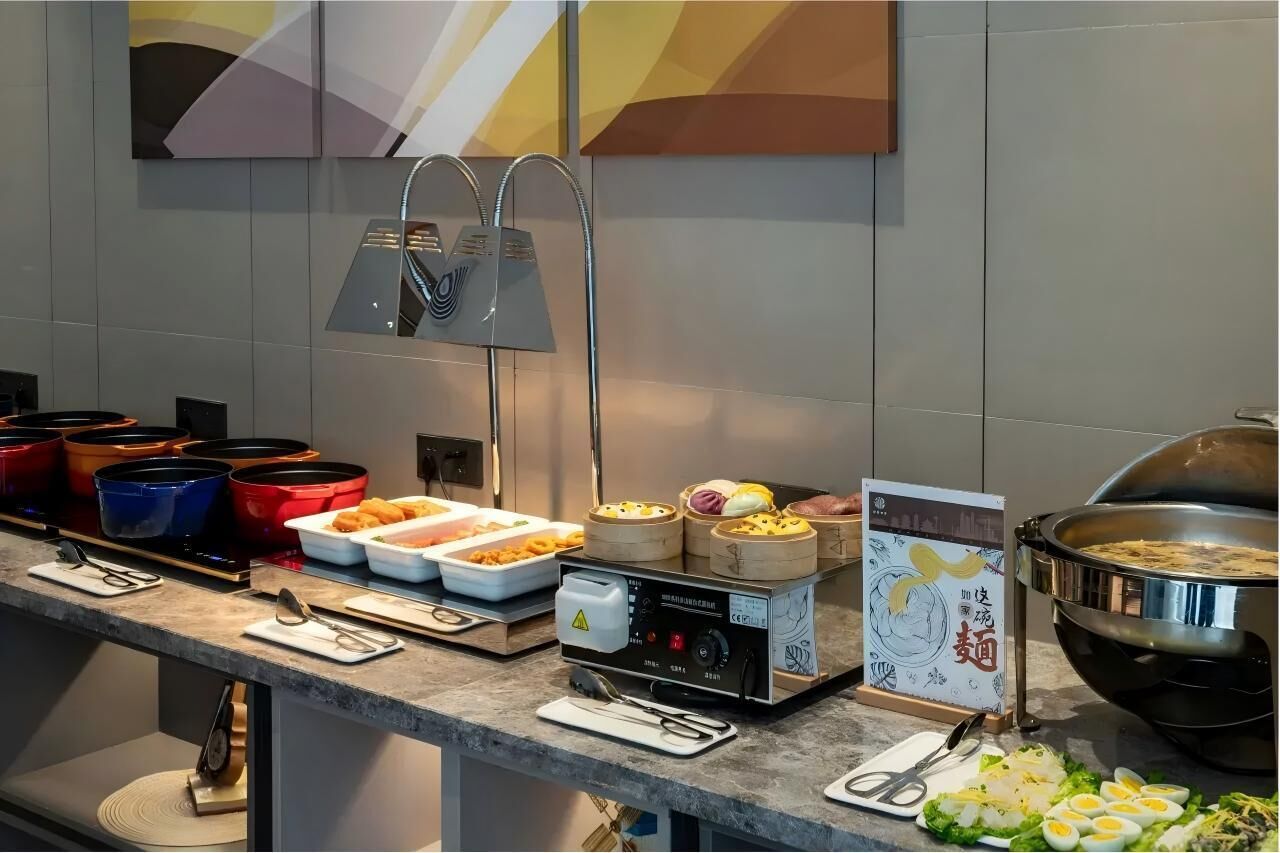 Colazione a buffet a pagamento, servita tutte le mattine 