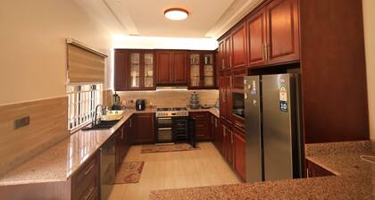 Vista Palms Retreat 3 bed and 2 bath Private Hilltop house in Bunamwaya Kampala.