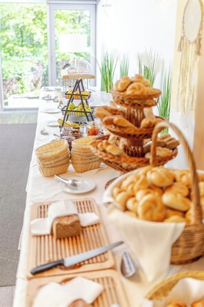 Free daily buffet breakfast  - Hotel Ottenstein - Das Wohlfühlhotel (Rastenfeld)