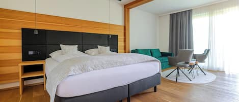 Deluxe Studio | In-room safe, WiFi (free)