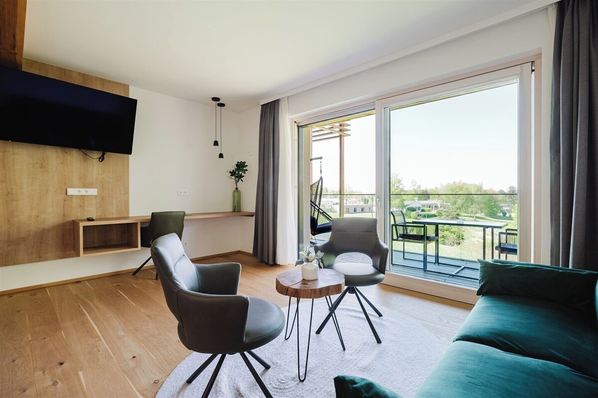 Deluxe Suite | In-room safe, free WiFi