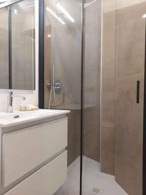 Bathroom - Vrbo Property (Cagliari)