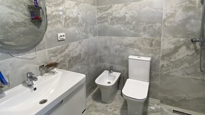 Douche, bidet