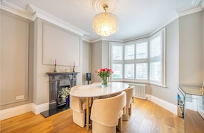 Dining - Superb architecturally designed house in fantastic location (London)