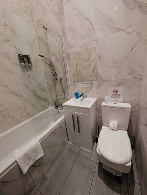 Bathroom - Sweeting Street Apartment (Liverpool)