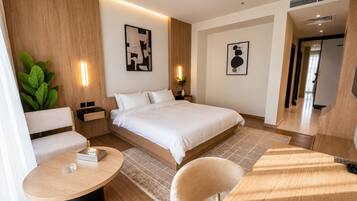 Desk, WiFi, bed sheets