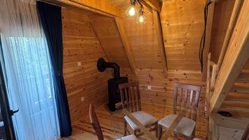 Vila Deluks, Bebas Asap Rokok, pemandangan gunung | Interior