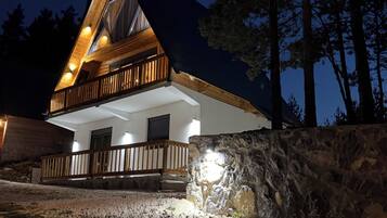 Villa Deluxe - icke-rökare - utsikt mot bergen | Exteriör