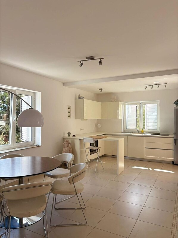 Dining - Cozy, beautiful and comfortae 2-bedroom apartment in adorable Suha Punta with AC (Kampor)