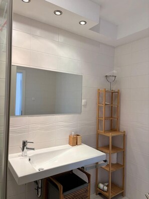 Bathroom - Cozy, beautiful and comfortae 2-bedroom apartment in adorable Suha Punta with AC (Kampor)