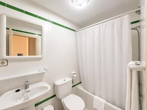 Unclassified image, 2 of 26, button - Hostal EC Leon (Leon)